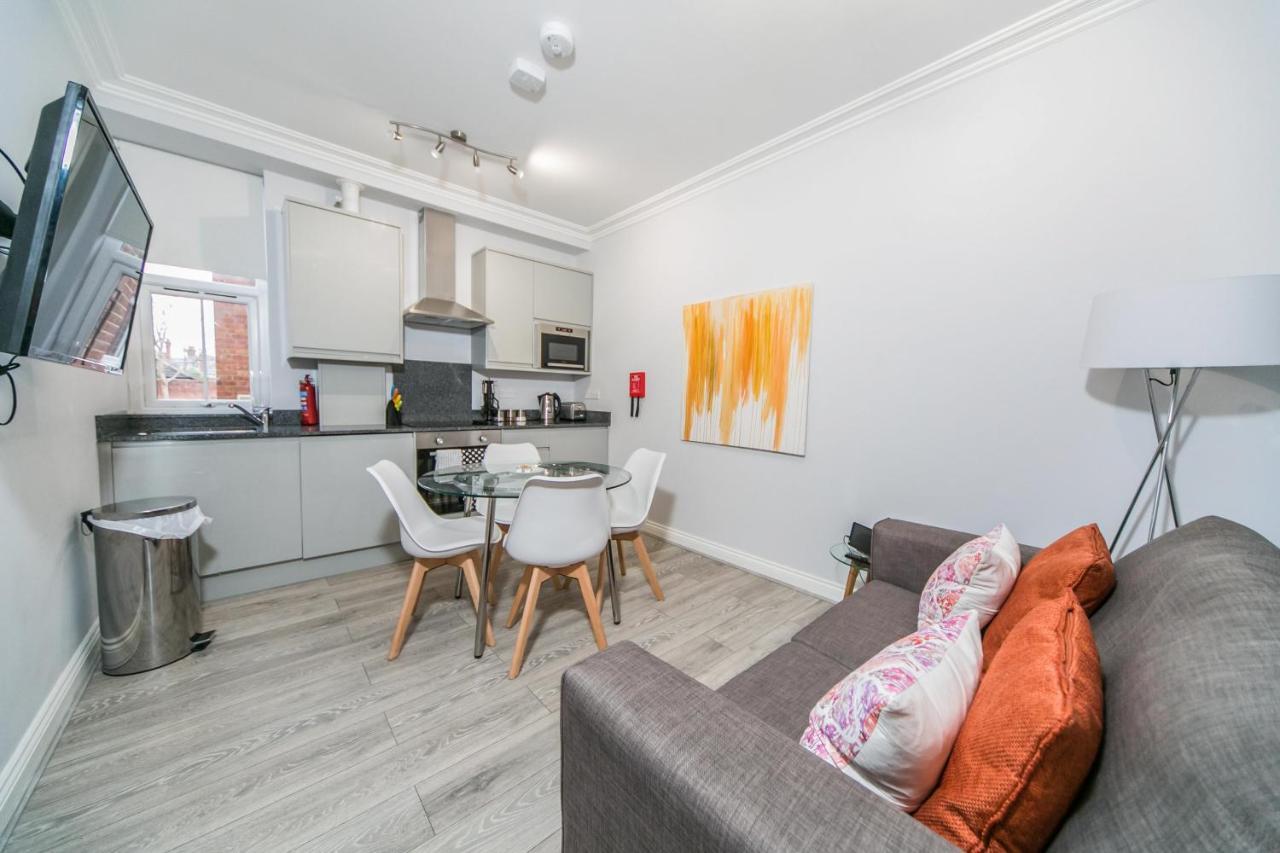 14 Helena House Lux Apartment Reading