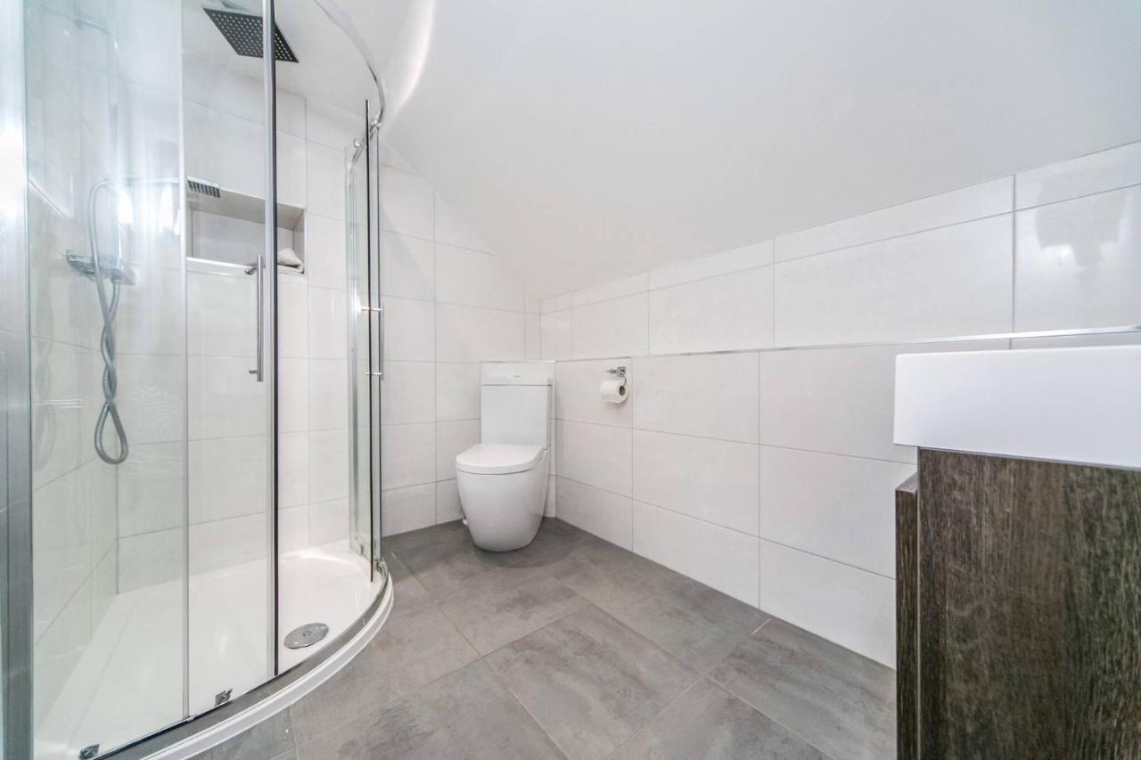 14 Helena House Lux